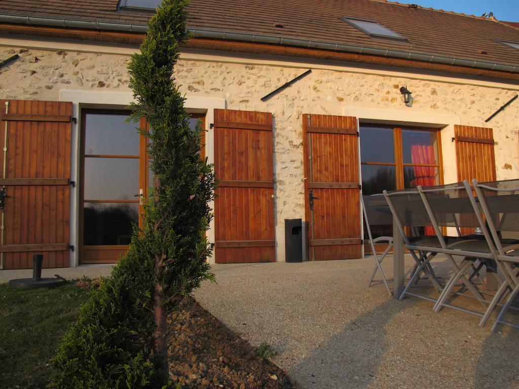 Hotel Au Domelia Provinois Cerneux Exterior foto