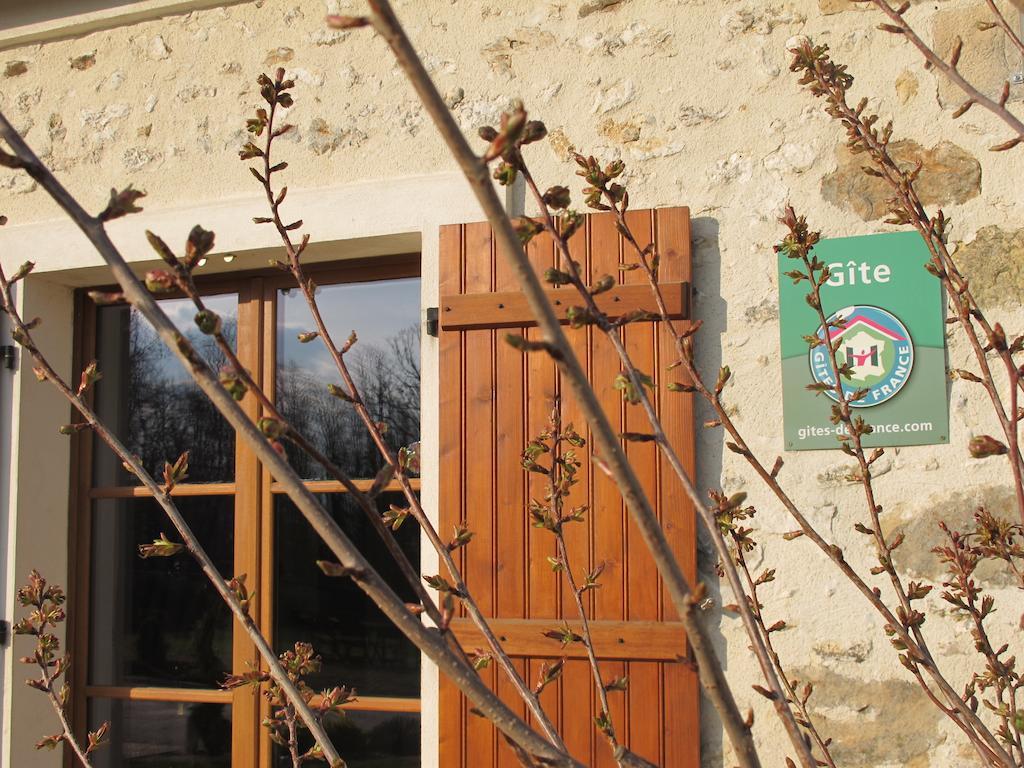 Hotel Au Domelia Provinois Cerneux Exterior foto